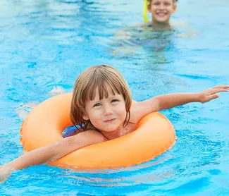 the-ultimate-pool-water-safety-tips-for-summer-by-qualified-er-doctors